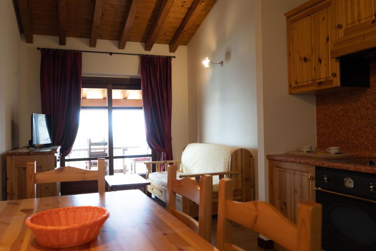 La Fiocchina - Magic Place - Apartments & Studios In Garda Lake - Countryside Farmhouse, Inside The Middle Of The Lake Сало Экстерьер фото