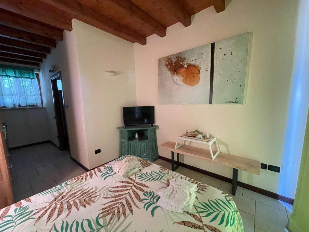 La Fiocchina - Magic Place - Apartments & Studios In Garda Lake - Countryside Farmhouse, Inside The Middle Of The Lake Сало Экстерьер фото